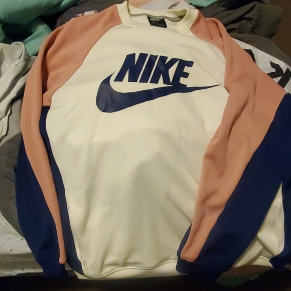 Nike Sweaters - Xl nike womans sweatshirt Nike Sweaters - Xl nike womans sweatshirt